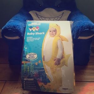 Baby Shark w/ Sound Chip Halloween Costume 12-18m